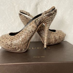 💥SOLD💥 Gucci leather snakeskin peep toe pump